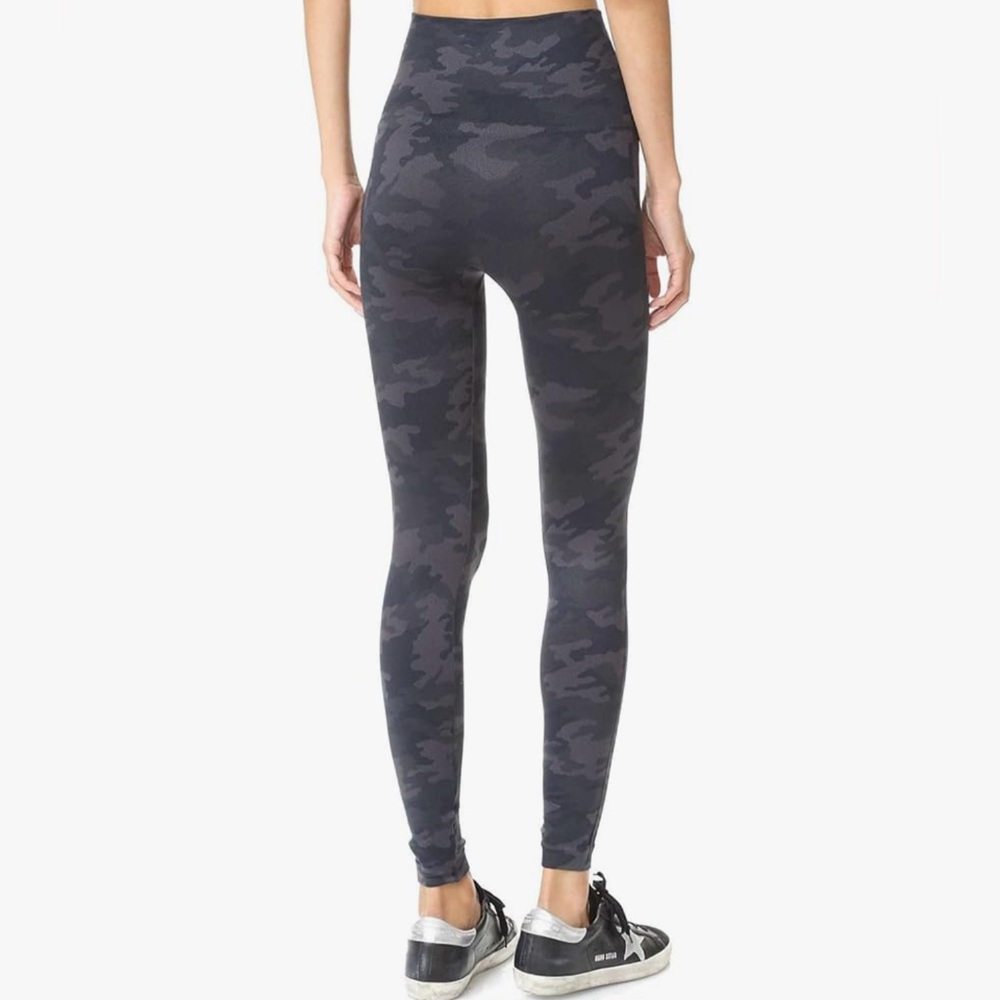 Spanx Look at Me Now High Waisted Seamless Camaflouge Leggings (Size Small) - Picture 3 of 8